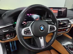 2023 BMW 5-Series 520i M Sport — фото 10