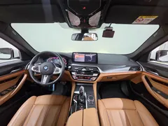 2023 BMW 5-Series 520i M Sport — фото 14