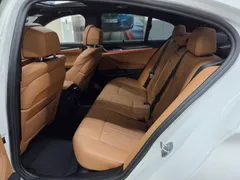 2023 BMW 5-Series 520i M Sport — фото 17