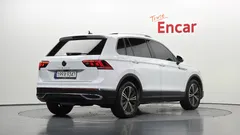 2022 Volkswagen Tiguan 2.0 TDI Premium — фото 2