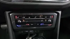 2022 Volkswagen Tiguan 2.0 TDI Premium — фото 17