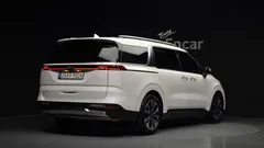 2023 Kia Carnival Diesel 7-Seater Signature — фото 2