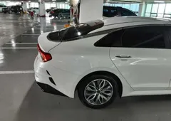 2022 Kia K5 Prestige — фото 6