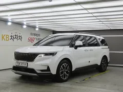 2022 Kia Carnival Diesel 11-Seater Prestige — фото 1