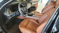 2023 BMW 7-Series 740i sDrive Design Pure Excellence — фото 10
