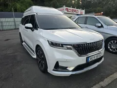 2022 Kia Carnival Diesel 7-Seater Hi-Limousine — фото 3