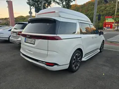 2022 Kia Carnival Diesel 7-Seater Hi-Limousine — фото 4