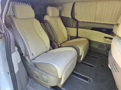 2022 Kia Carnival Diesel 7-Seater Hi-Limousine — фото 16