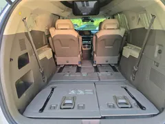 2022 Kia Carnival Diesel 7-Seater Hi-Limousine — фото 17