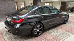 2023 BMW 3-Series 320i M Sport — фото 3