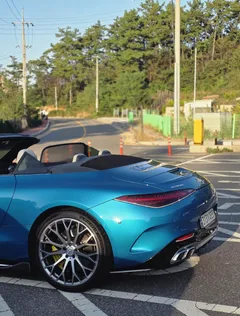 2023 Mercedes-Benz SL-Class AMG SL63 4MATIC+ — фото 2