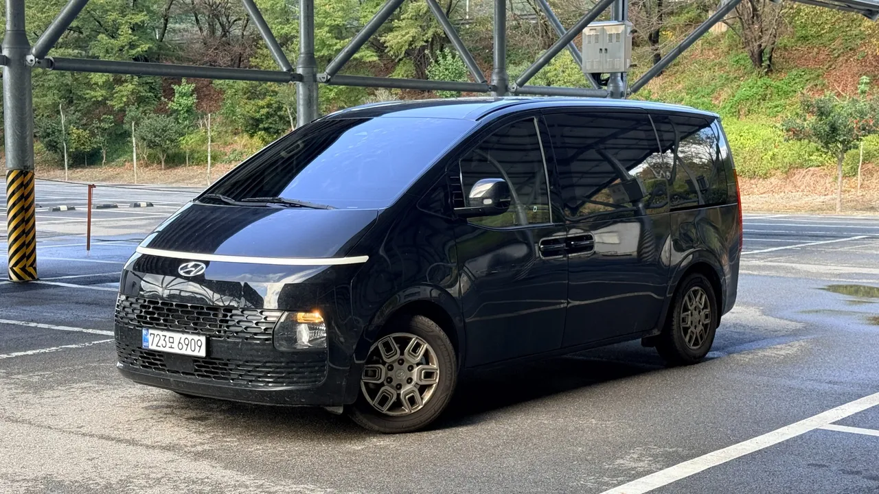 2023 Hyundai Staria Tourer 11-Seater