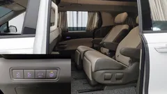 2023 Kia Carnival Gasoline 7-Seater Hi-Limousine — фото 15