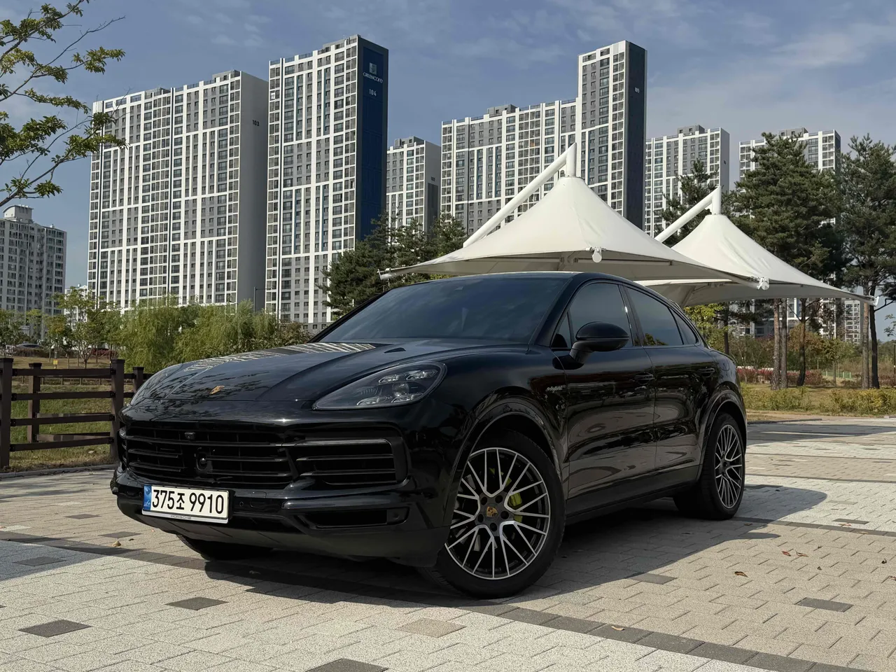 2022 Porsche Cayenne 3.0 E-Hybrid Coupe