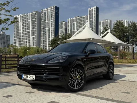 2022 Porsche Cayenne 3.0 E-Hybrid Coupe