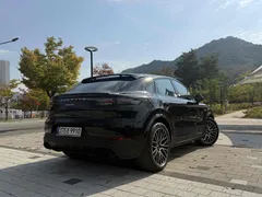 2022 Porsche Cayenne 3.0 E-Hybrid Coupe — фото 2
