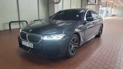 2023 BMW 5-Series 520i M Sport — фото 16