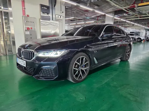 2023 BMW 5-Series 530e M Sport
