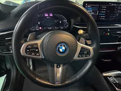 2023 BMW 5-Series 530e M Sport — фото 9