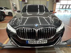 2022 BMW 7-Series 740Li xDrive Design Pure Excellence — фото 12