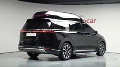 2023 Kia Carnival Gasoline 9-Seater Hi-Limousine — фото 2