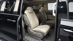 2023 Kia Carnival Gasoline 9-Seater Hi-Limousine — фото 12