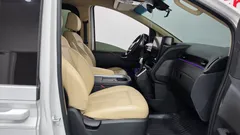 2024 Hyundai Staria Cargo 5-Seater — фото 11