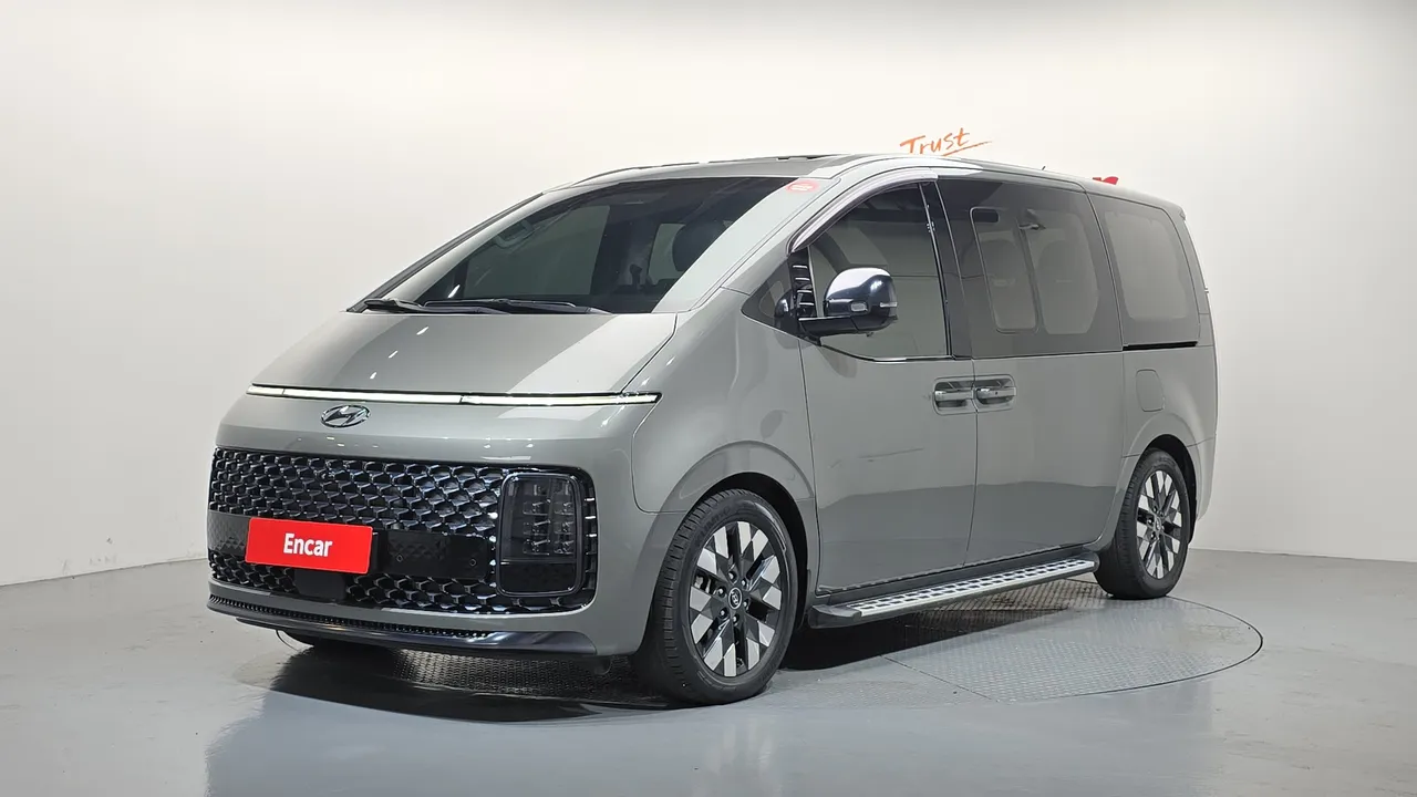 2022 Hyundai Staria 4WD Lounge 9-Seater