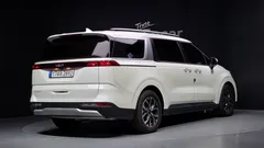 2023 Kia Carnival Diesel 9-Seater Prestige — фото 2
