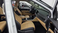 2023 Kia Carnival Diesel 9-Seater Prestige — фото 11