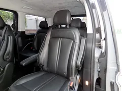 2024 Hyundai Staria Lounge 9-Seater — фото 6