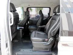 2024 Hyundai Staria Lounge 9-Seater — фото 7