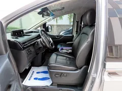 2024 Hyundai Staria Lounge 9-Seater — фото 8