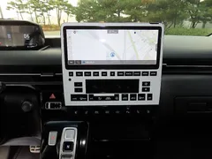 2024 Hyundai Staria Lounge 9-Seater — фото 9