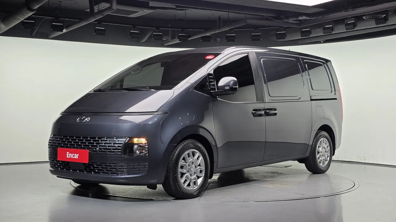 2023 Hyundai Staria Cargo 3-Seater