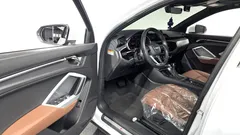 2022 Audi Q3 35 TDI Premium — фото 10