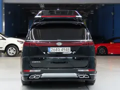 2023 Kia Carnival Diesel 7-Seater Hi-Limousine — фото 3