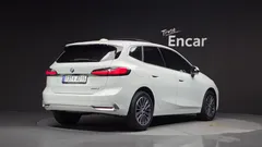 2022 BMW 2-Series 218d Luxury — фото 2