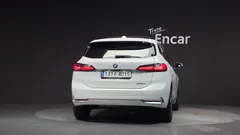 2022 BMW 2-Series 218d Luxury — фото 4