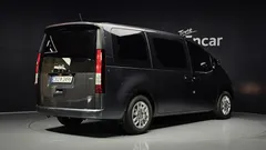 2022 Hyundai Staria 4WD Tourer 9-Seater — фото 2