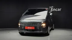2022 Hyundai Staria 4WD Tourer 9-Seater — фото 3