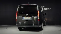2022 Hyundai Staria 4WD Tourer 9-Seater — фото 4