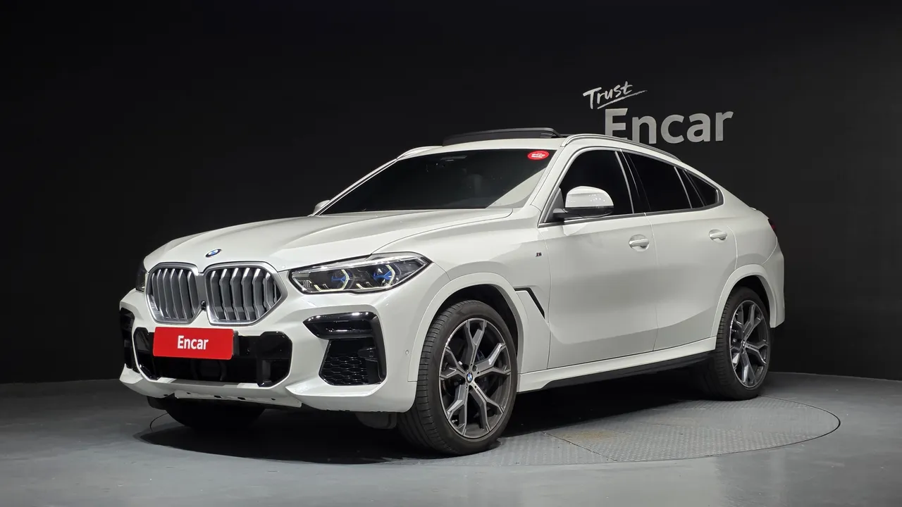 2022 BMW X6 xDrive40i M Sport