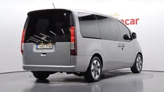 2023 Hyundai Staria 4WD Tourer 9-Seater — фото 2