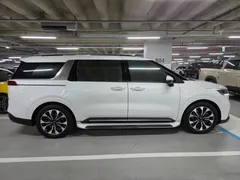 2023 Kia Carnival Diesel 9-Seater Noblesse — фото 2