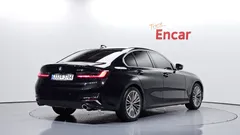 2022 BMW 3-Series 320i Luxury — фото 2