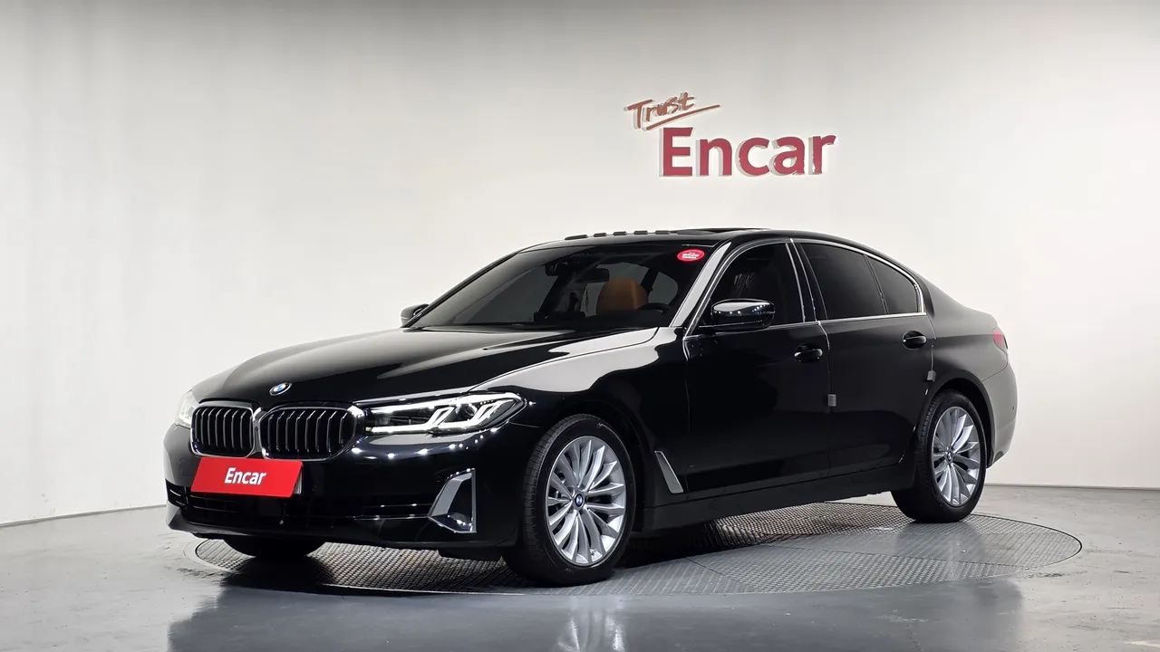 2023 BMW 5-Series 520i Luxury