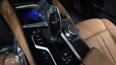 2023 BMW 5-Series 520i Luxury — фото 9
