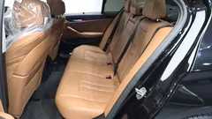 2023 BMW 5-Series 520i Luxury — фото 11
