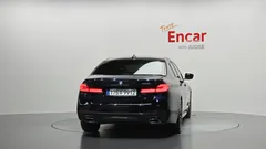 2023 BMW 5-Series 520i M Sport — фото 4